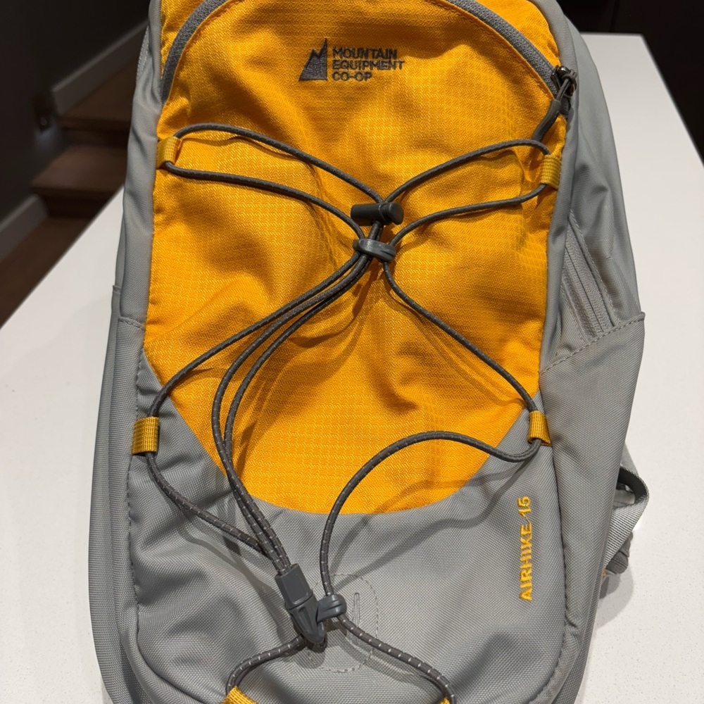 Airlite 16 Gray and Yellow Backpack